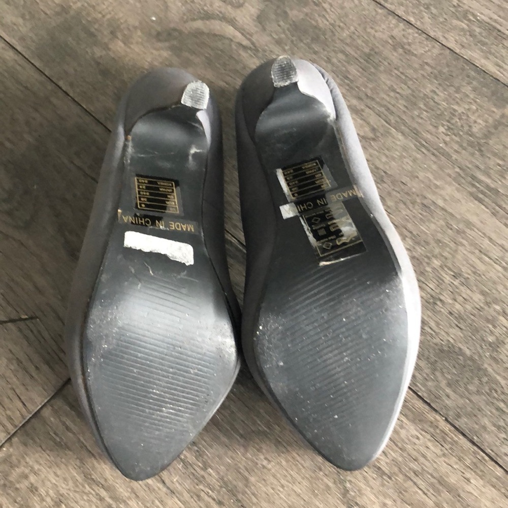 Forever 21 Woman’s pumps - Picture 8 of 8